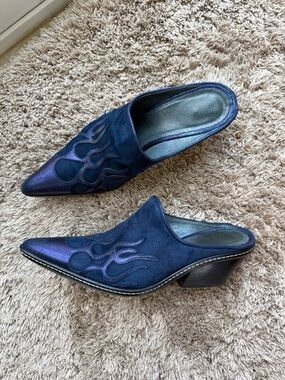 Donald J. Pliner Women's Mules Navy blue suede leather flame mules . Size 7